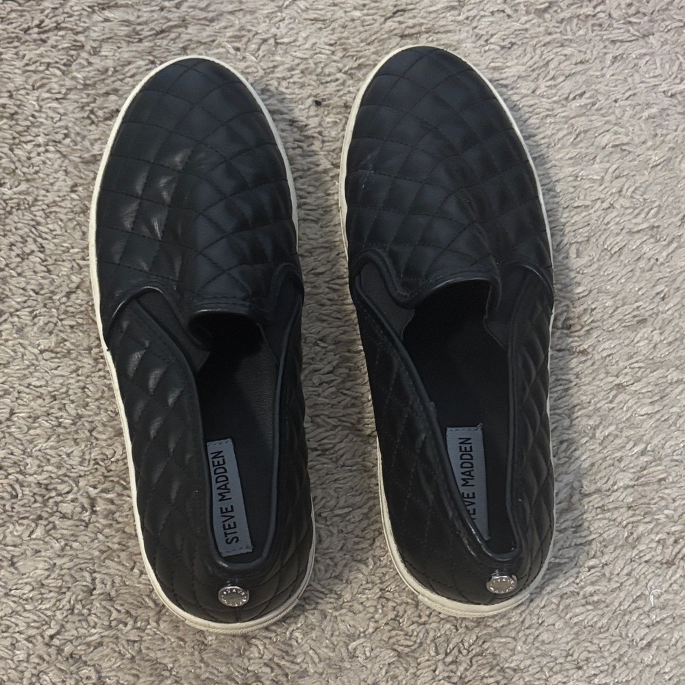 Steve Madden Black Quilted Womens Loafers